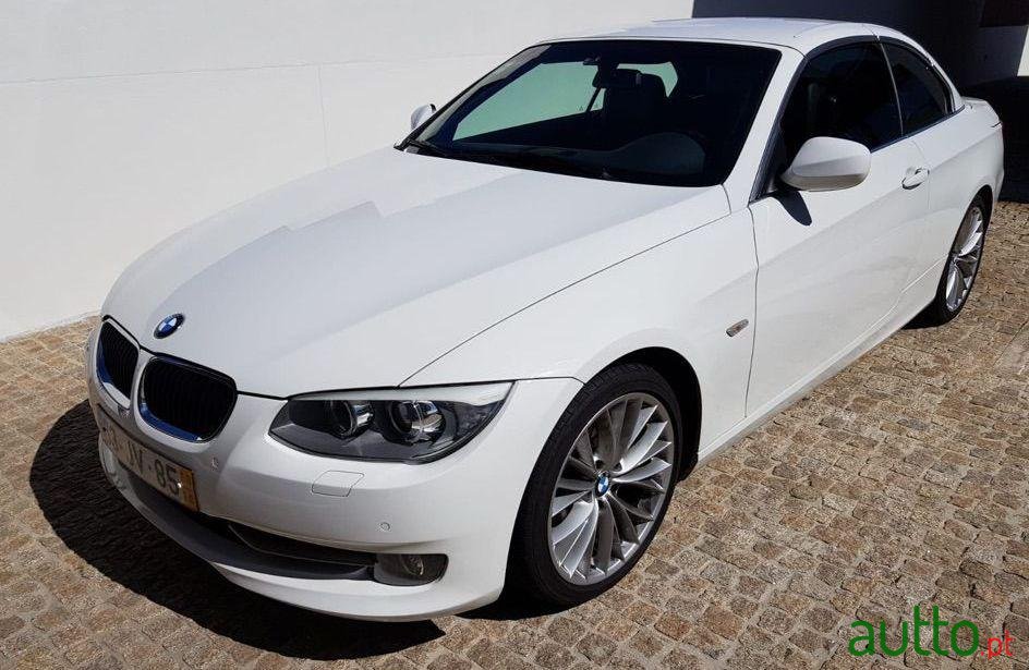 2010' BMW 320 D photo #1