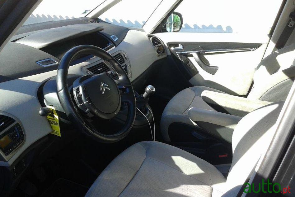 2007' Citroen C4 Grand Picasso photo #2