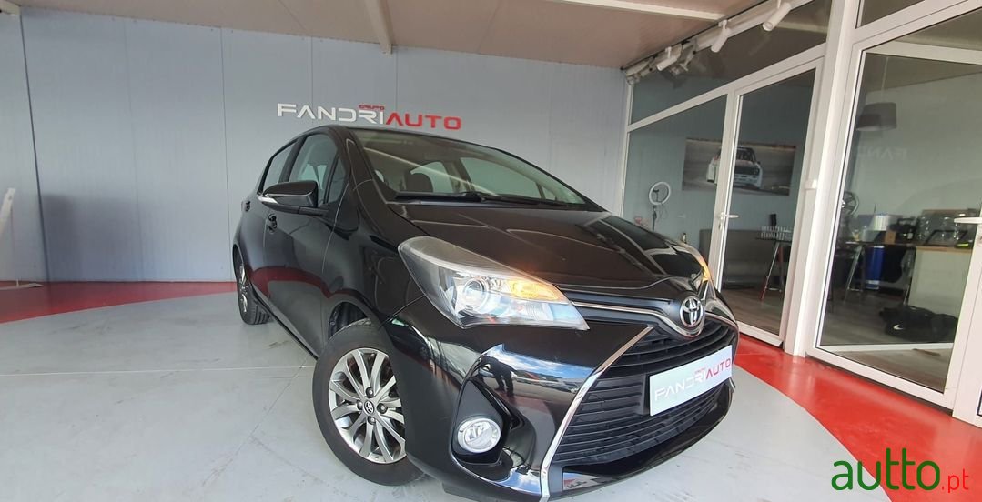 2016' Toyota Yaris photo #2