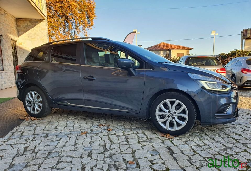 2017' Renault Clio Sport Tourer photo #5