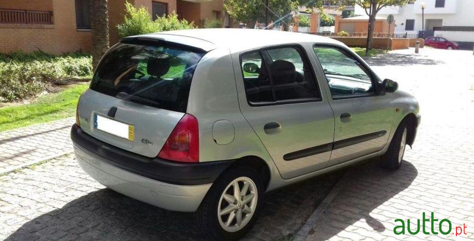 2000' Renault Clio 1.4 16V Rxe photo #2