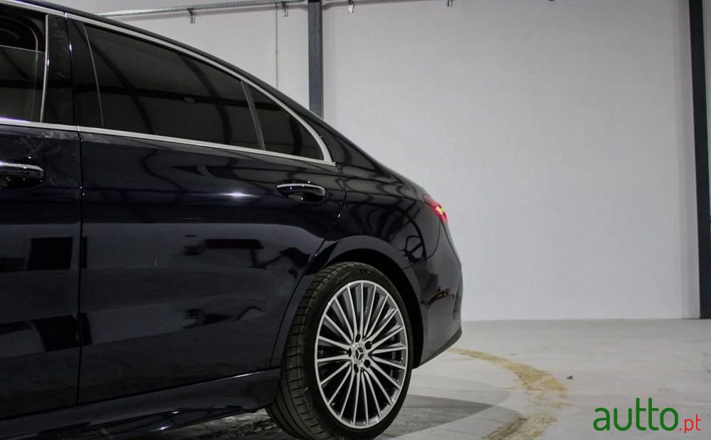 2022' Mercedes-Benz Classe C photo #3
