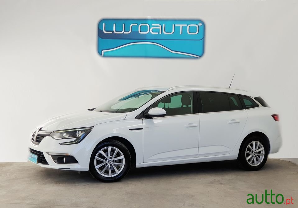 2016' Renault Megane Sport Tourer photo #1