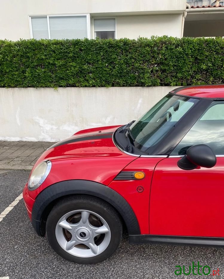 2008' MINI One 3 Portas photo #3