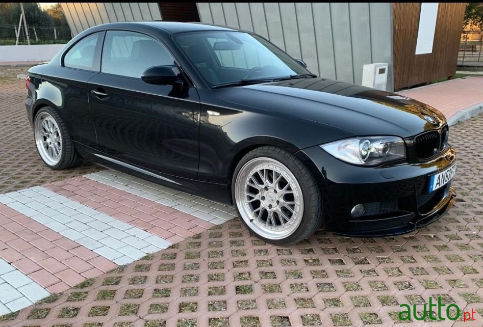 2009' BMW 120 photo #5