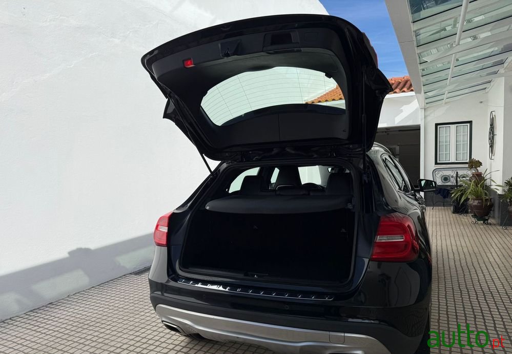 2015' Mercedes-Benz Classe Gla photo #4