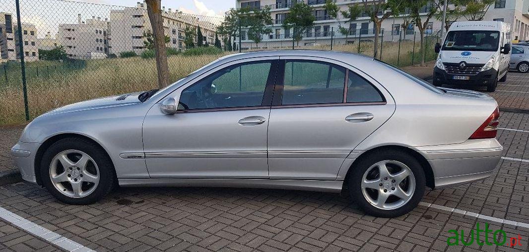 2002' Mercedes-Benz C-220 Avantgard photo #1