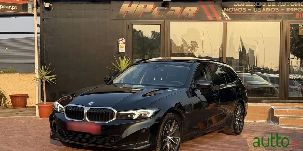 2023' BMW Série 3 E Aut. Luxury Line photo #2