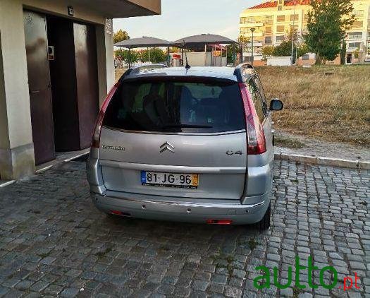 2010' Citroen C4 Grand Picasso photo #4