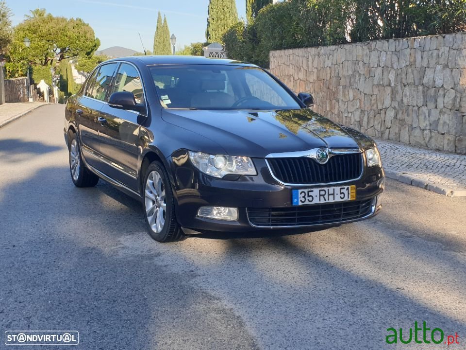 2009' Skoda Superb photo #1