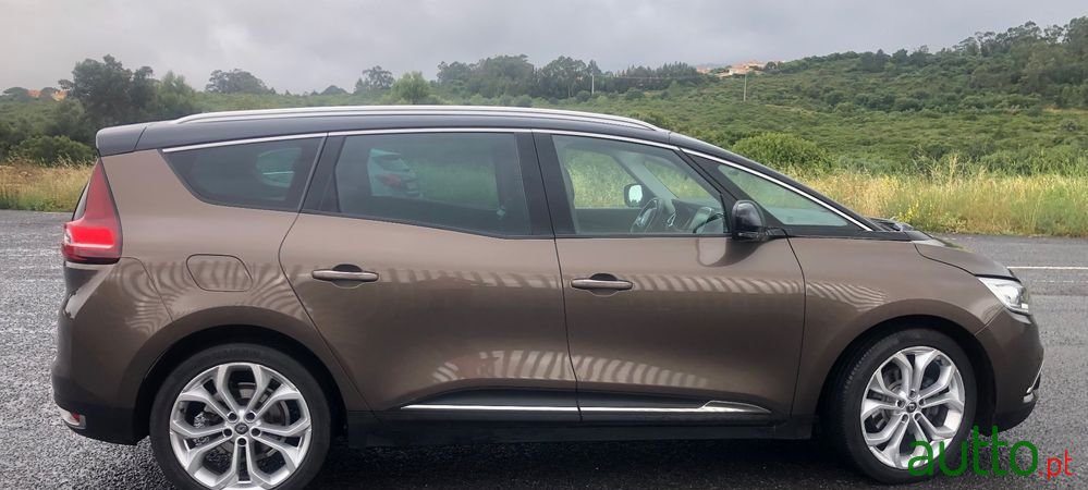 2018' Renault Scenic photo #2