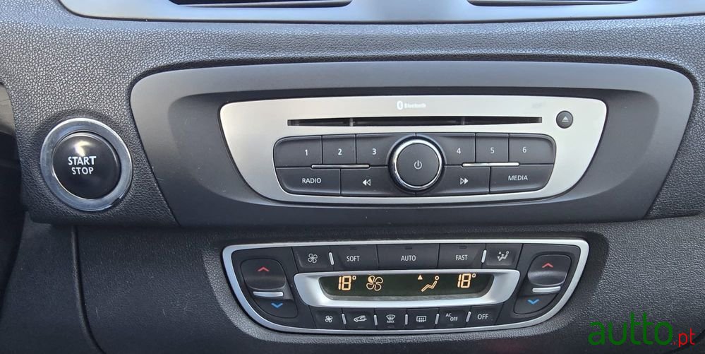 2014' Renault Grand Scenic photo #3