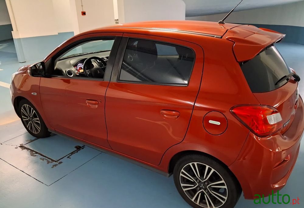 2019' Mitsubishi Space Star photo #2