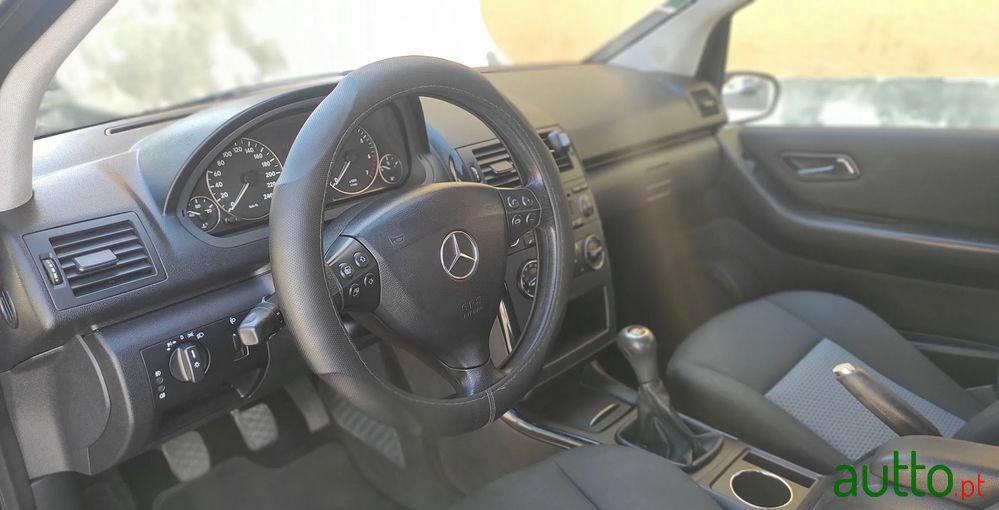 2008' Mercedes-Benz A 150 Classic photo #6