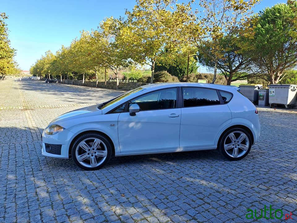 2012' SEAT Leon photo #4