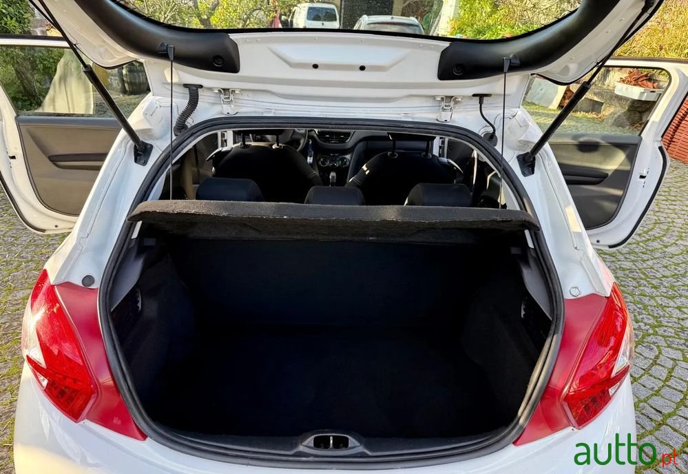 2013' Peugeot 208 1.0 Vti Access photo #3