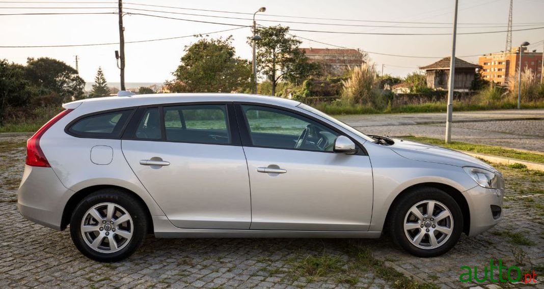 2013' Volvo V60 photo #2