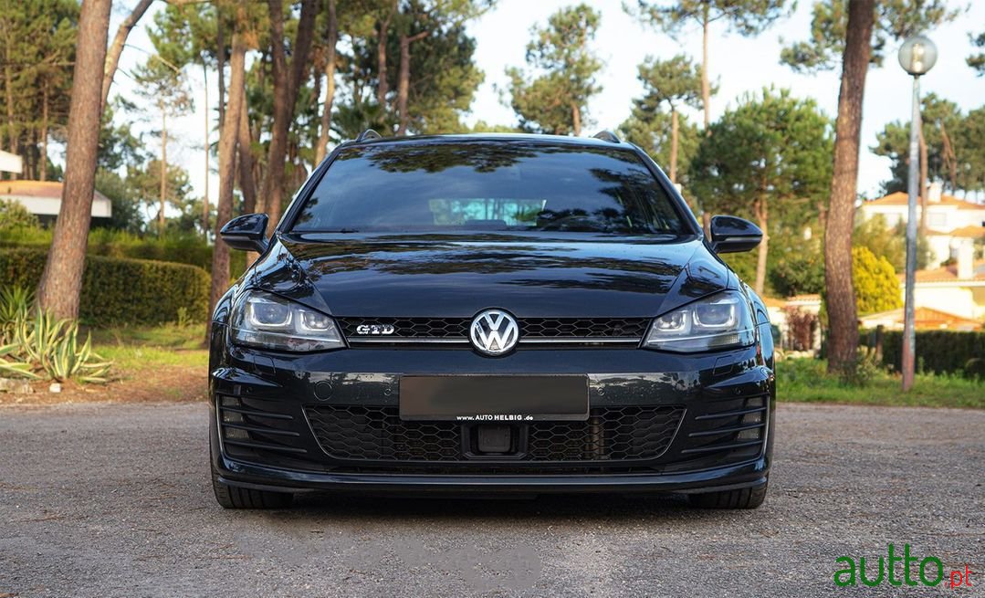 2015' Volkswagen Golf Variant photo #2