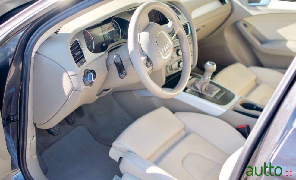 2009' Audi A4 Avant photo #1