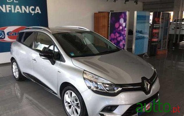 2017' Renault Clio Sport Tourer photo #2
