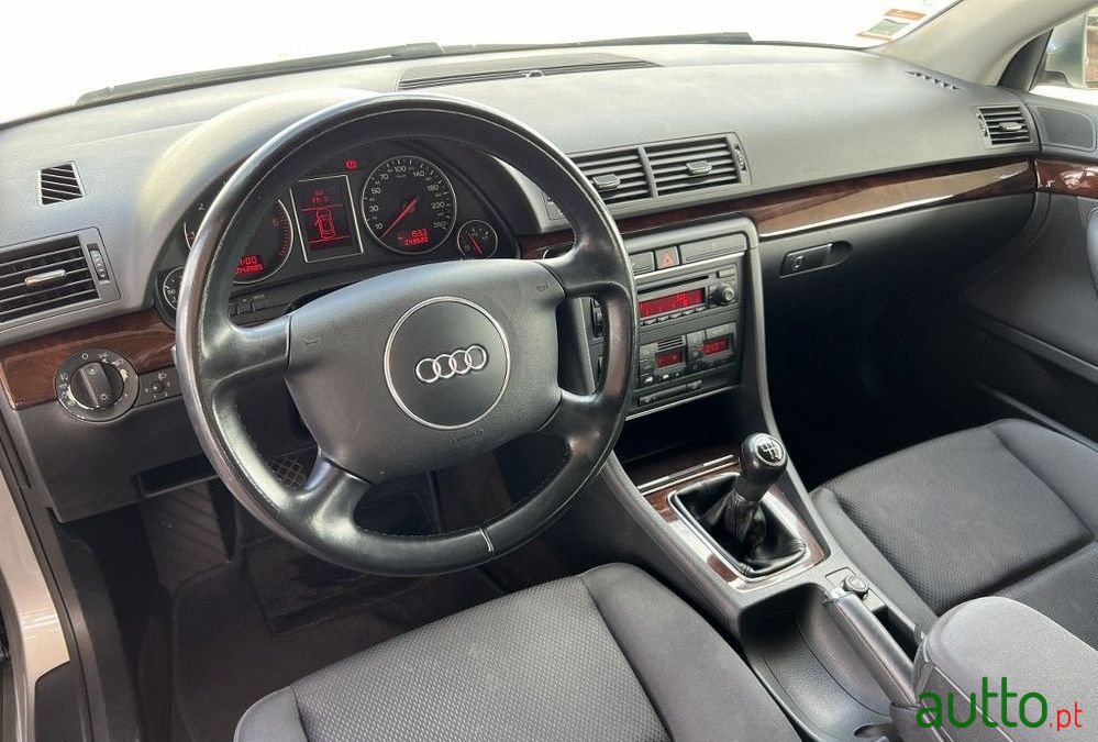2004' Audi A4 photo #2