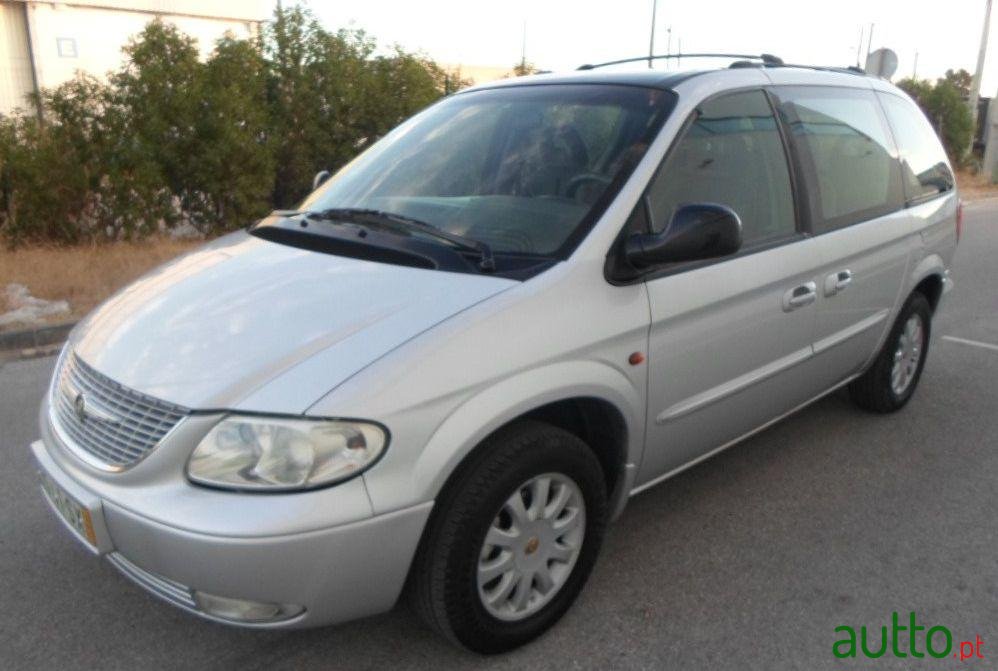2002' Chrysler Voyager 2.5 CRD LX photo #1