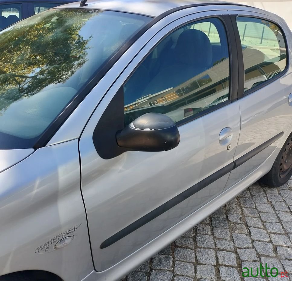 2002' Peugeot 206 1.1 Color Line photo #3