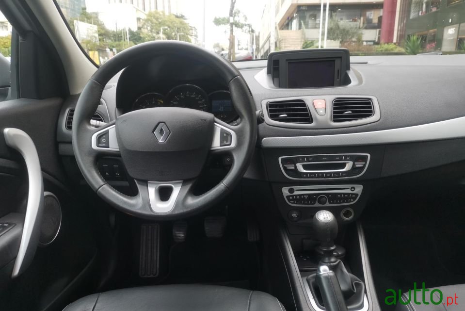 2010' Renault Fluence Exclusive photo #3