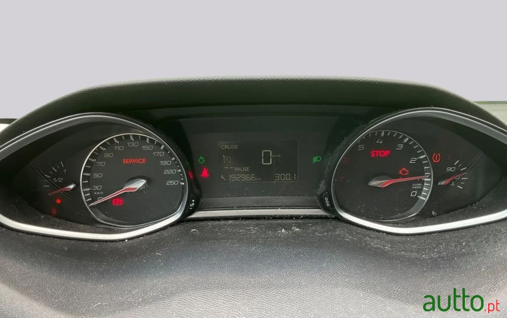 2015' Peugeot 308 1.2 Puretech Allure photo #2