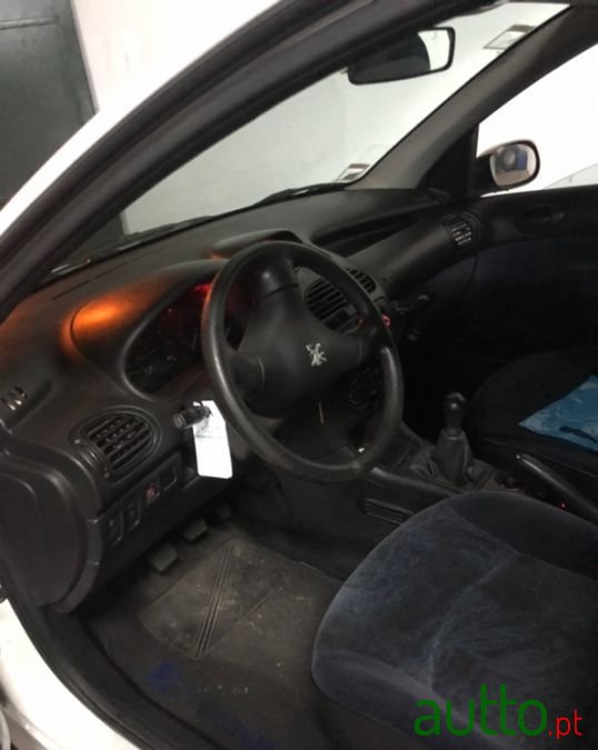 2000' Peugeot 206 photo #4
