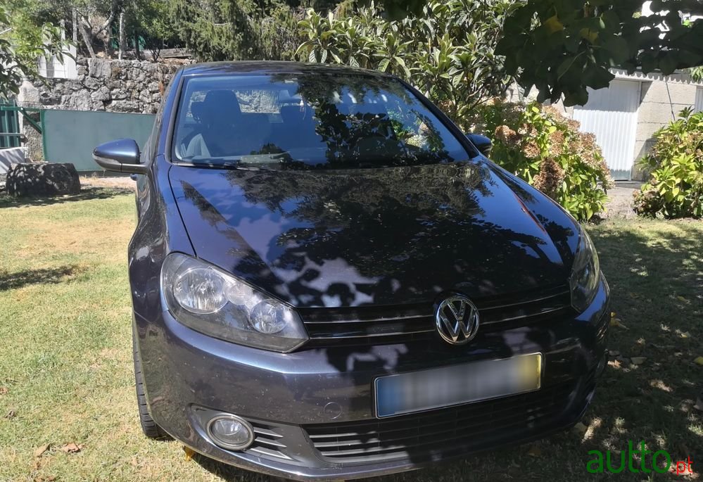 2010' Volkswagen Golf photo #3