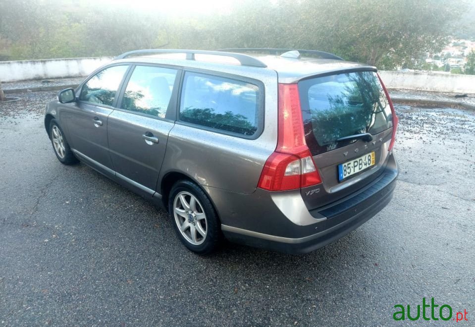 2010' Volvo V70 photo #4