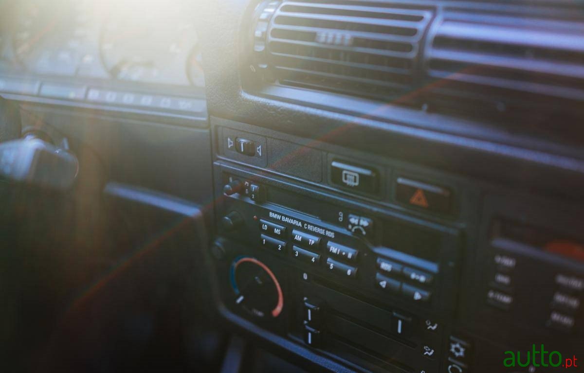 1989' BMW 1 Series М M3 photo #5