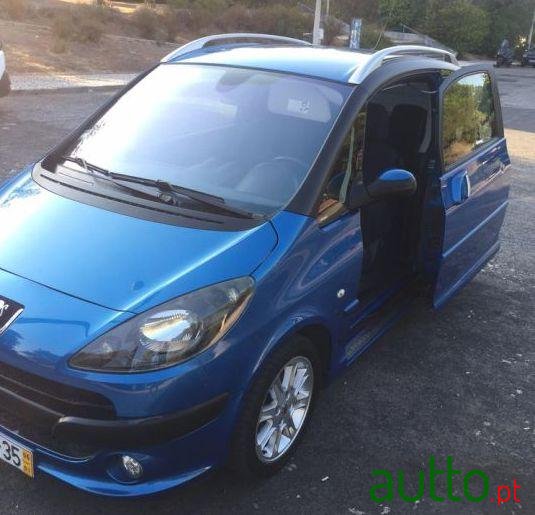 2006' Peugeot 1007 Sport photo #2