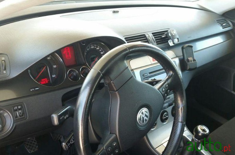 2006' Volkswagen Passat Sedan photo #1