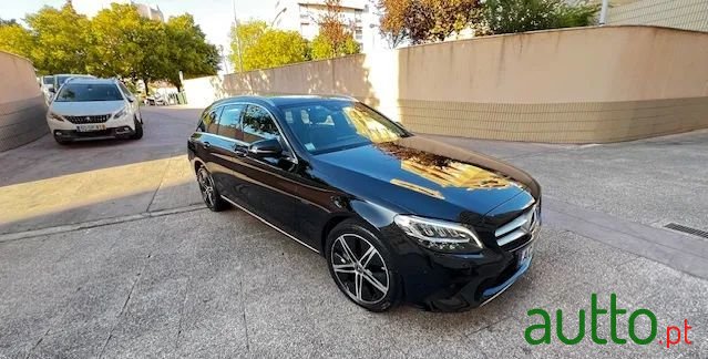 2019' Mercedes-Benz Classe C photo #3