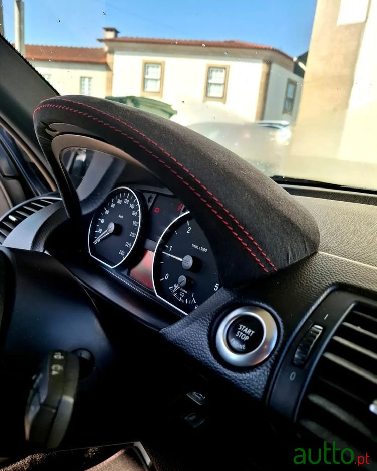 2010' BMW Série 1 D photo #6