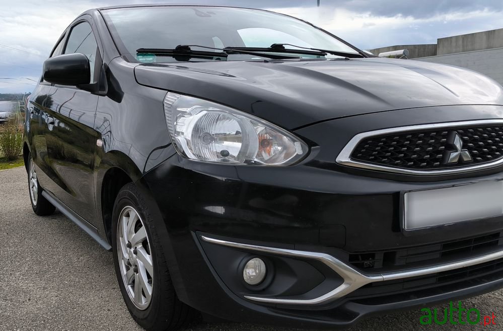 2017' Mitsubishi Space Star photo #1