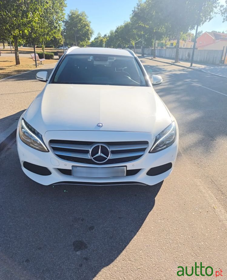 2018' Mercedes-Benz 220 photo #1