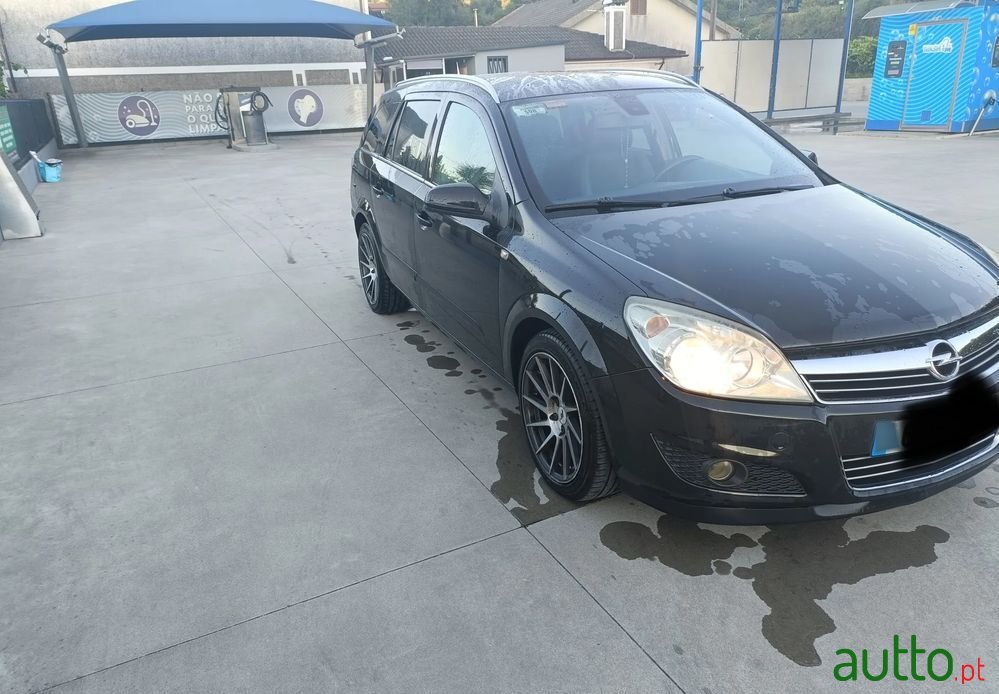 2007' Opel Astra Caravan photo #1