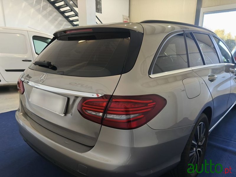 2020' Mercedes-Benz Classe C D photo #6