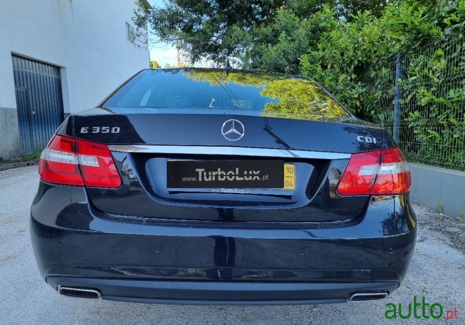 2010' Mercedes-Benz E-350 photo #5