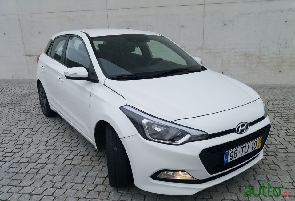 2017' Hyundai i20 photo #1