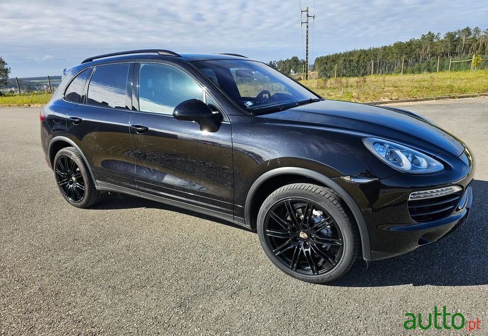 2012' Porsche Cayenne photo #1