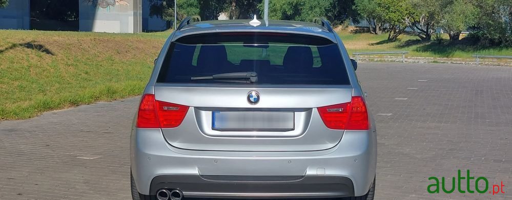 2009' BMW 320 D Touring photo #4