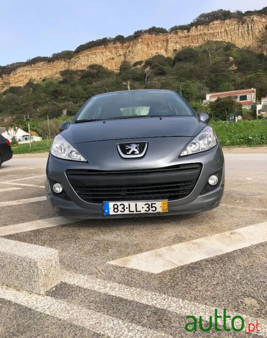 2011' Peugeot 207 Sport photo #2