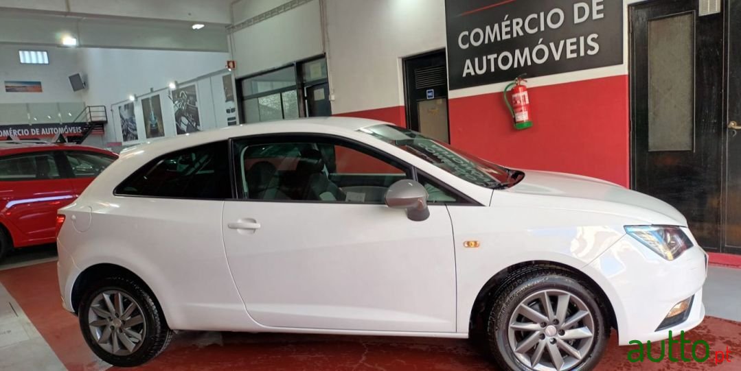 2013' SEAT Ibiza photo #3