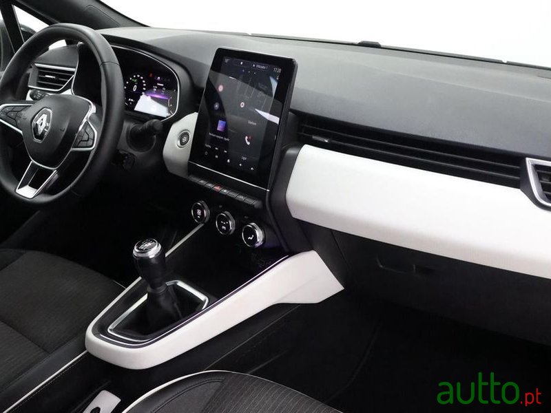 2023' Renault Clio photo #3