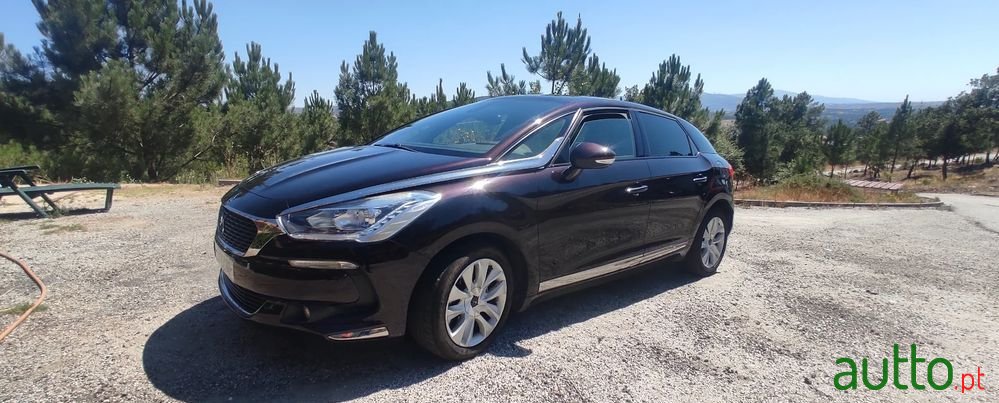 2015' DS Automobiles Ds5 photo #1