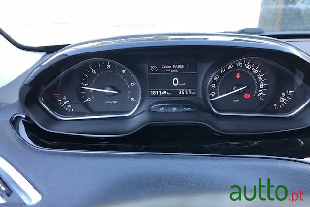 2012' Peugeot 208 1.4 Hdi Allure photo #4